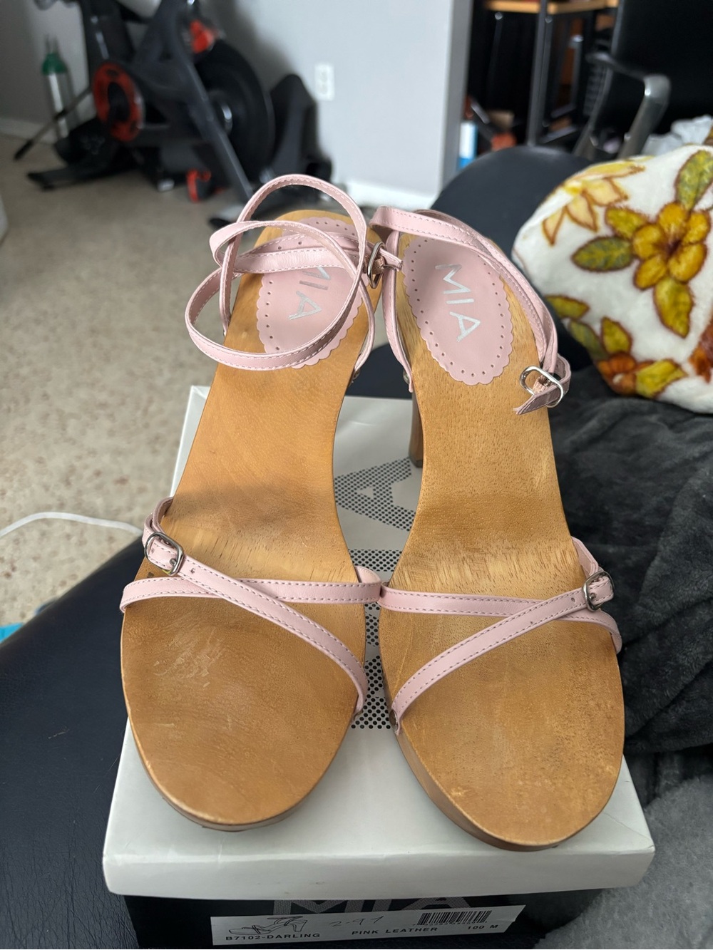 Mia Pink Strappy Women's Sandals 10